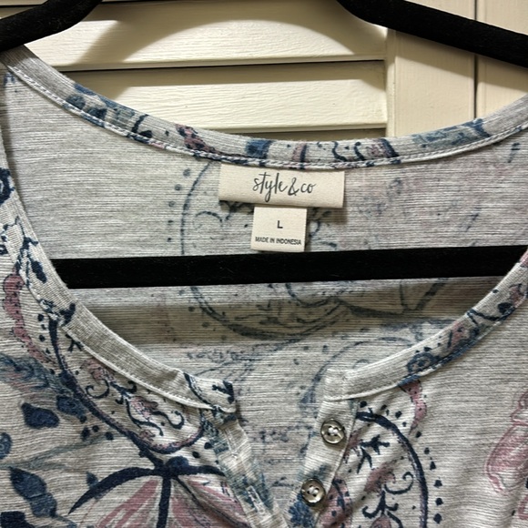 Style & Co. Ladies Tunic Shirt. Size L - Picture 2 of 3